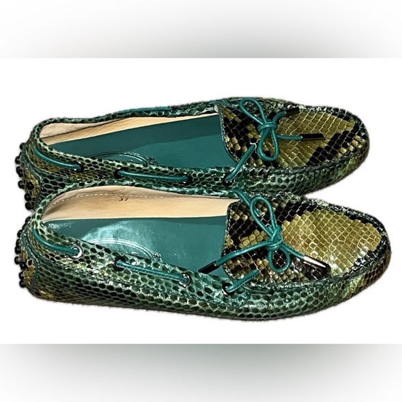 TOD’S Green/Black Python Gommino Bow Loafers, Size 37 - Picture 3 of 9
